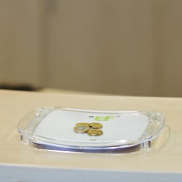 Talířek na mince pro papírové vklady z akrylátového skla